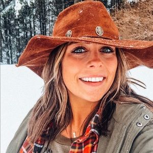 Meet your Posher, Emery rianne